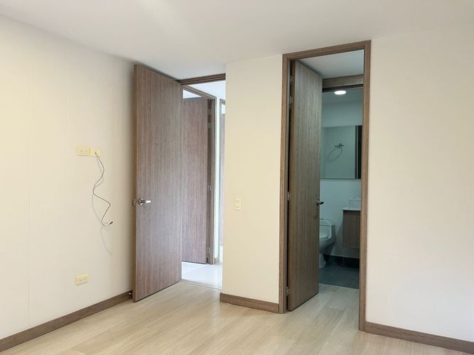 Apartamento de 3 alcobas en arriendo en Camino Verde, Envigado, 85 m² · foto 8 de 15
