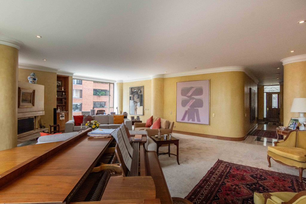 Apartamento en venta en Los Rosales, Bogotá · foto 7 de 24