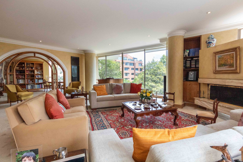 Apartamento en venta en Los Rosales, Bogotá · foto 10 de 24
