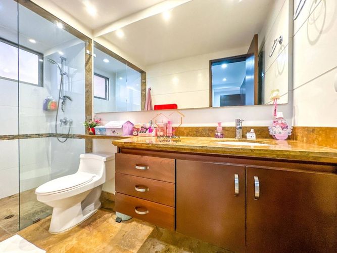 Apartamento de 3 alcobas en venta en Cabecera Del Llano, Bucaramanga, 299 m² · foto 16 de 16