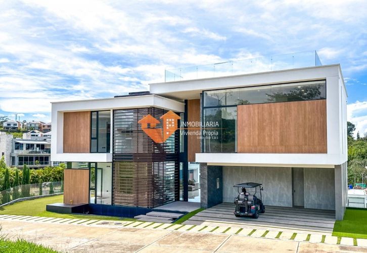 Casa de 4 alcobas en venta en Ruitoque Condominio, Piedecuesta, 730 m² · foto 2 de 24