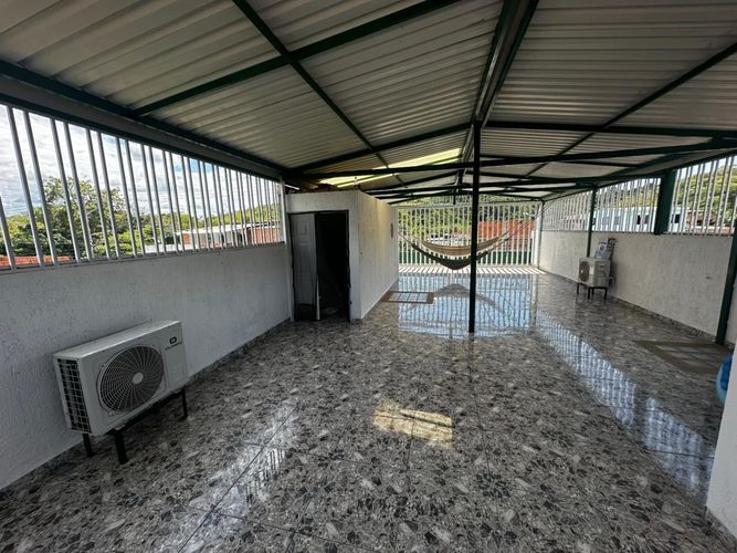 Casa de 2 alcobas en venta en Agua Blanca, Girardot, 138 m² · foto 3 de 11