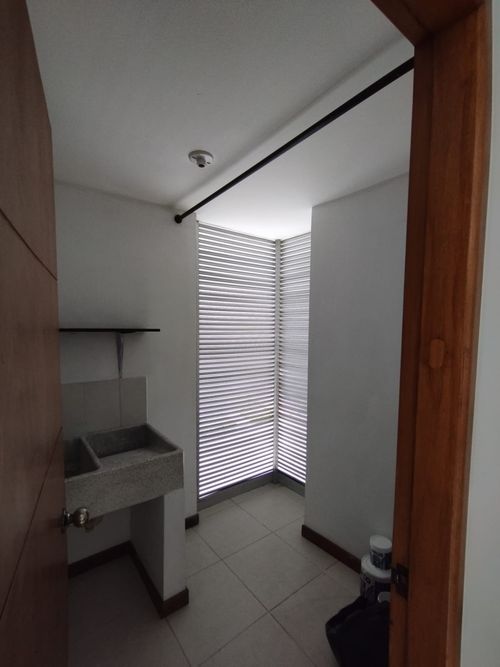 Apartamento de 2 alcobas en arriendo en Rionegro, 75 m² · foto 2 de 21