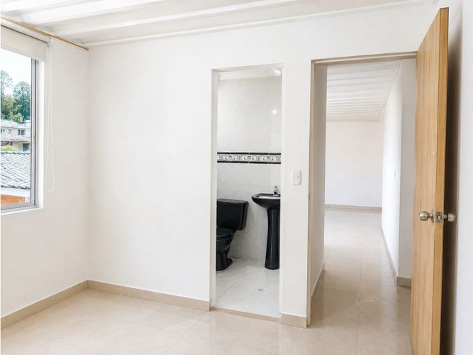 Apartamento de 3 alcobas en venta en Alto Del Medio, Rionegro, 74 m² · foto 6 de 7