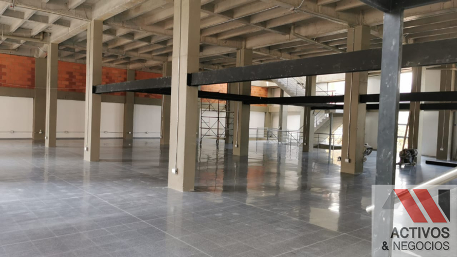 Bodega en venta en Los Angeles, Medellín, 2500 m² · foto 11 de 24