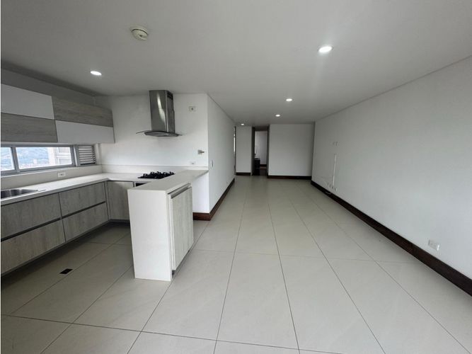 Apartamento de 3 alcobas en venta en Las Lomitas, Sabaneta, 104 m² · foto 2 de 12