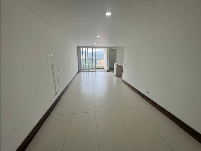 Apartamento de 3 alcobas en venta en Las Lomitas, Sabaneta, 104 m² · foto 3 de 12