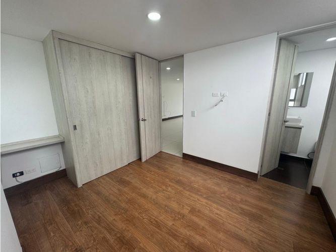Apartamento de 3 alcobas en venta en Las Lomitas, Sabaneta, 104 m² · foto 8 de 12