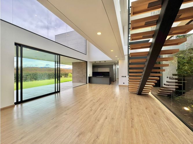 Casa de 3 alcobas en venta en Las Palmas, Envigado, 450 m² · foto 6 de 16