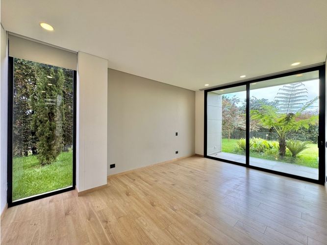 Casa de 3 alcobas en venta en Las Palmas, Envigado, 450 m² · foto 9 de 16
