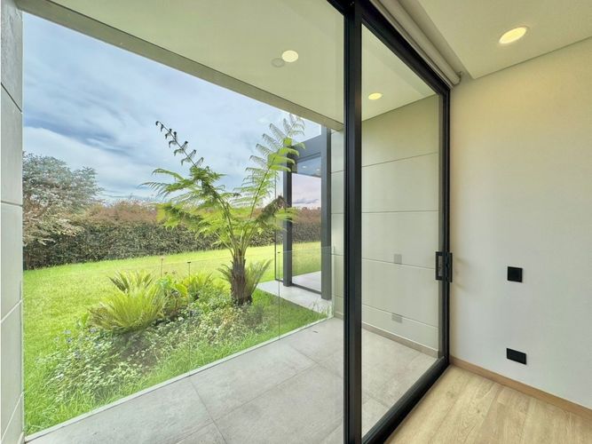 Casa de 3 alcobas en venta en Las Palmas, Envigado, 450 m² · foto 11 de 16