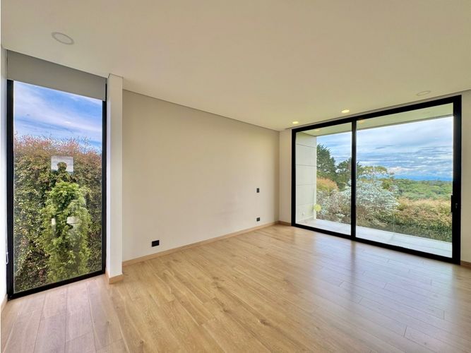 Casa de 3 alcobas en venta en Las Palmas, Envigado, 450 m² · foto 12 de 16