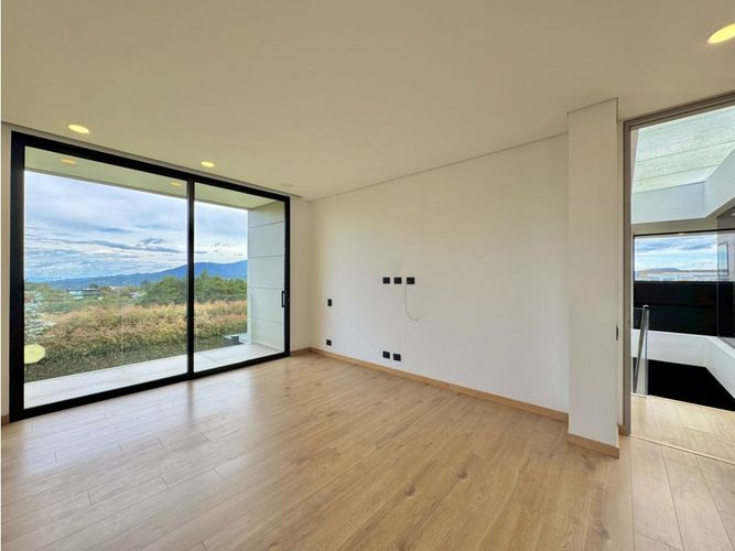 Casa de 3 alcobas en venta en Las Palmas, Envigado, 450 m² · foto 13 de 16