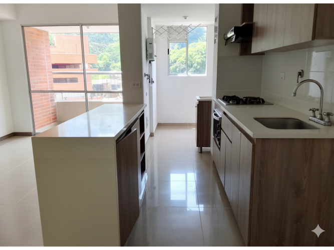 Apartamento de 3 alcobas en venta en Asdesillas, Sabaneta, 72 m² · foto 2 de 13