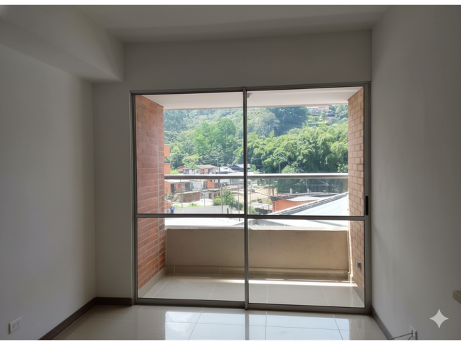Apartamento de 3 alcobas en venta en Asdesillas, Sabaneta, 72 m² · foto 3 de 13