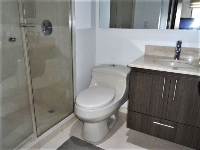 Apartamento de 2 alcobas en arriendo en El Poblado, Medellín, 92 m² · foto 7 de 13