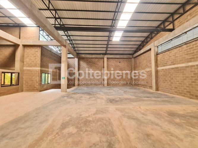 Bodega en arriendo en La Aldea, La Estrella, 441 m² · foto 2 de 20