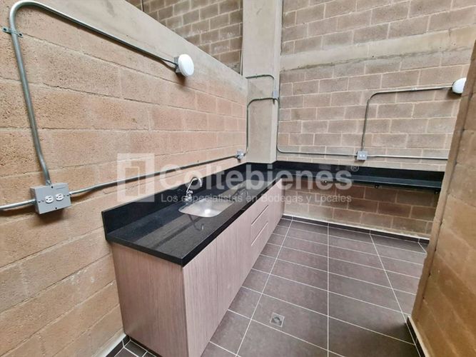 Bodega en arriendo en La Aldea, La Estrella, 441 m² · foto 9 de 20