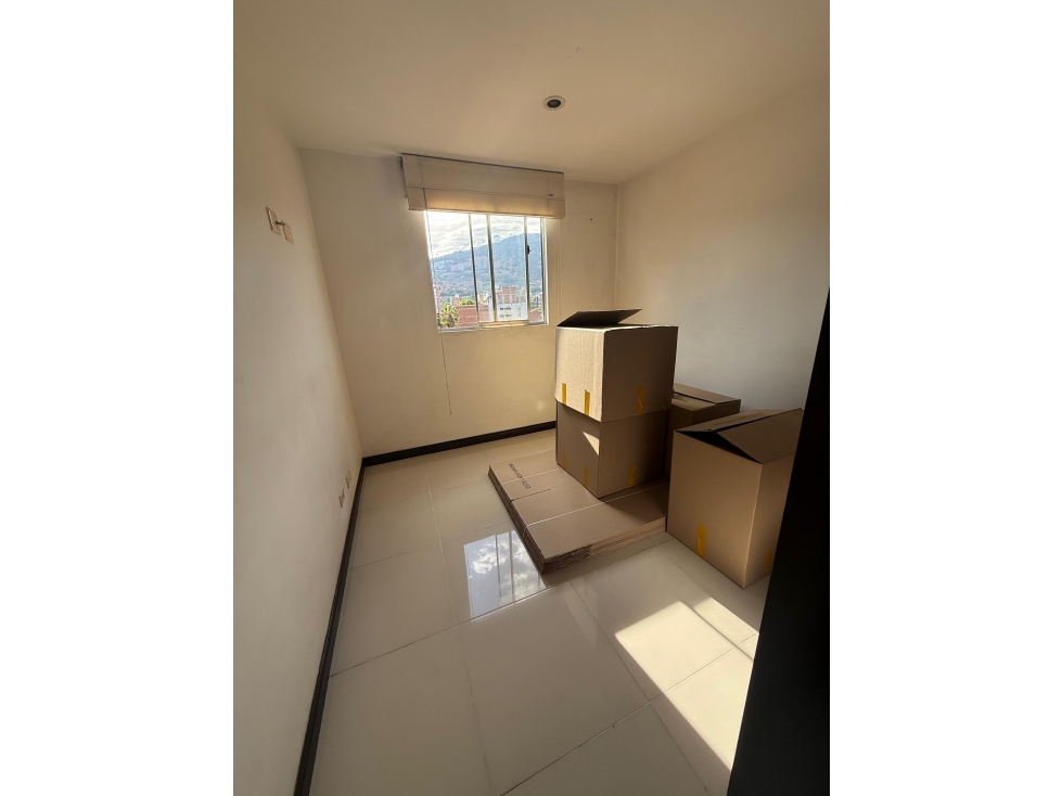 Apartamento en venta en Los colores, Medellín 5