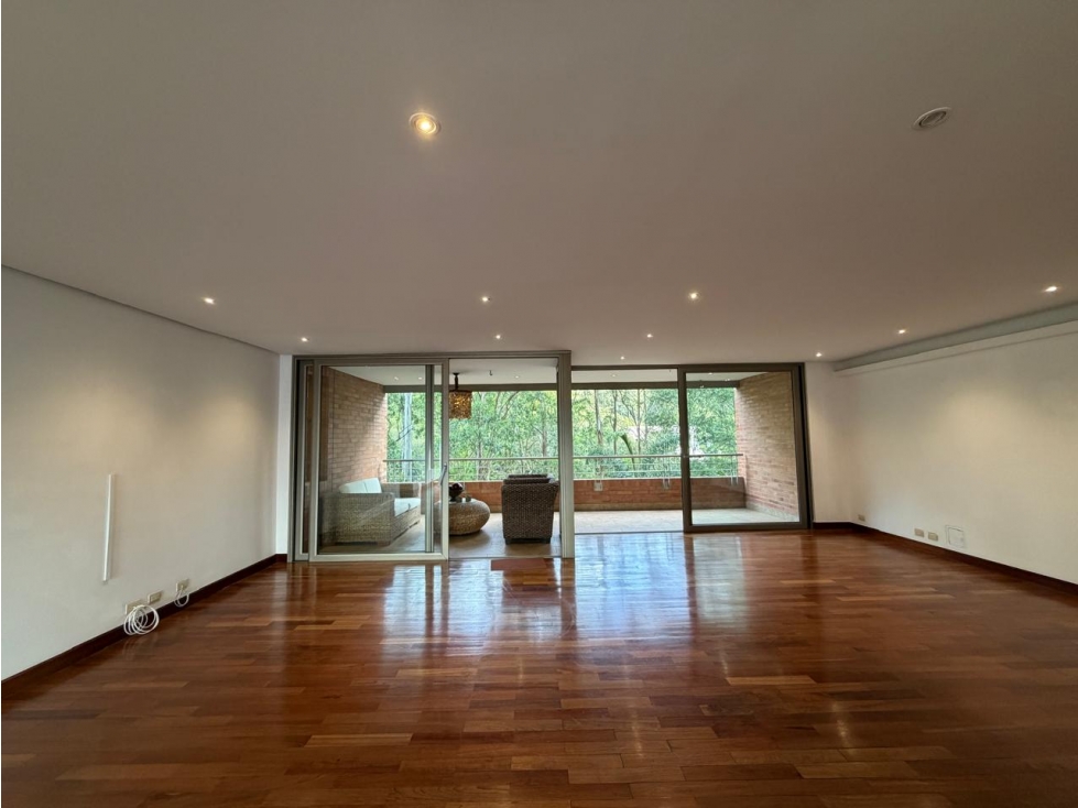 Apartamento en venta en Loma de los Gonzalez, Medellín 2