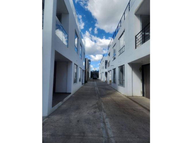 Casa de 4 alcobas en venta en La Moya, Cota, 165 m² · foto 3 de 24