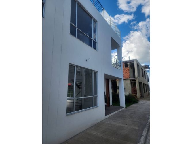 Casa de 4 alcobas en venta en La Moya, Cota, 165 m² · foto 6 de 24