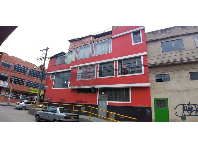 Casa de 11 alcobas en venta en Bellisca, Funza, 410 m² · foto 2 de 24