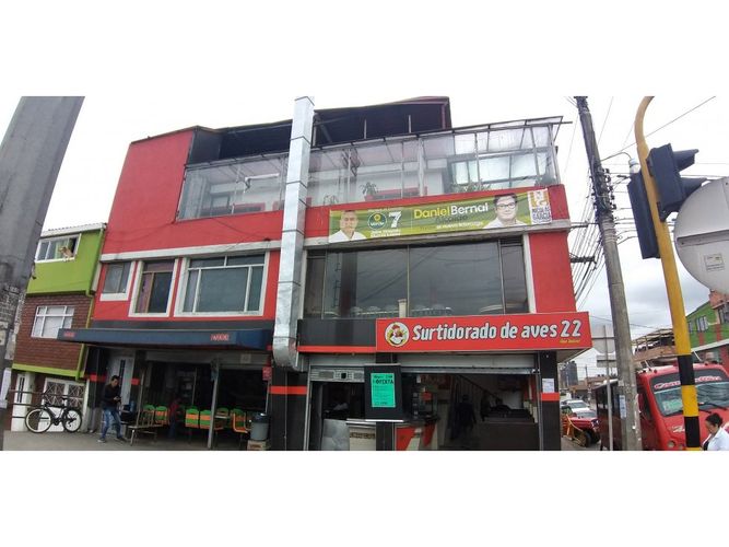 Casa de 11 alcobas en venta en Bellisca, Funza, 410 m² · foto 3 de 24