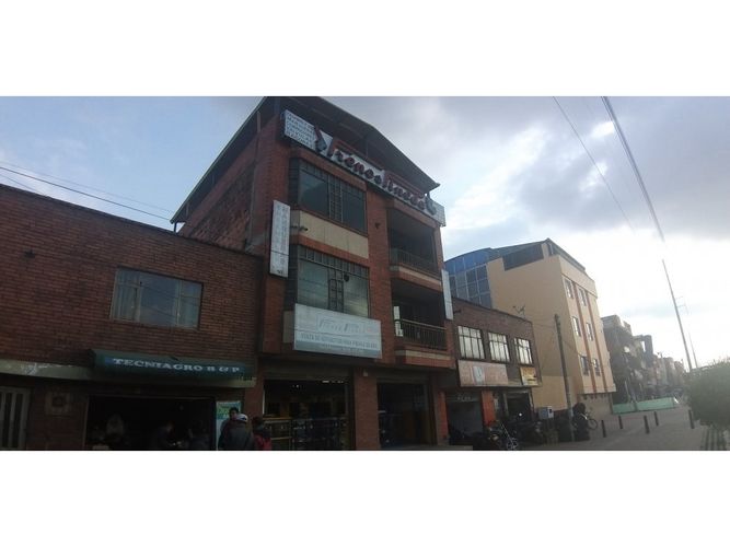 Casa de 6 alcobas en venta en Bellisca, Funza, 570 m² · foto 2 de 24