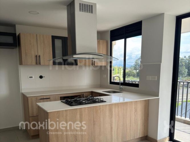 Apartamento de 3 alcobas en venta en Llano Grande, Rionegro, 74 m² · foto 3 de 14