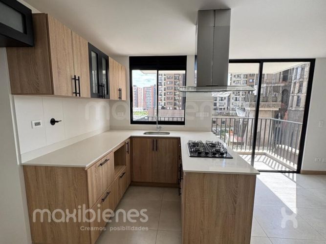 Apartamento de 3 alcobas en venta en Llano Grande, Rionegro, 74 m² · foto 4 de 14