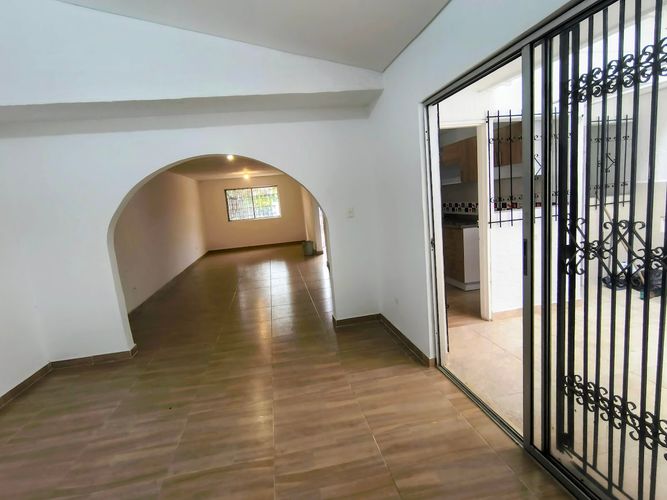 Casa de 4 alcobas en venta en Ciudad Capri, Cali, 145 m² · foto 3 de 24