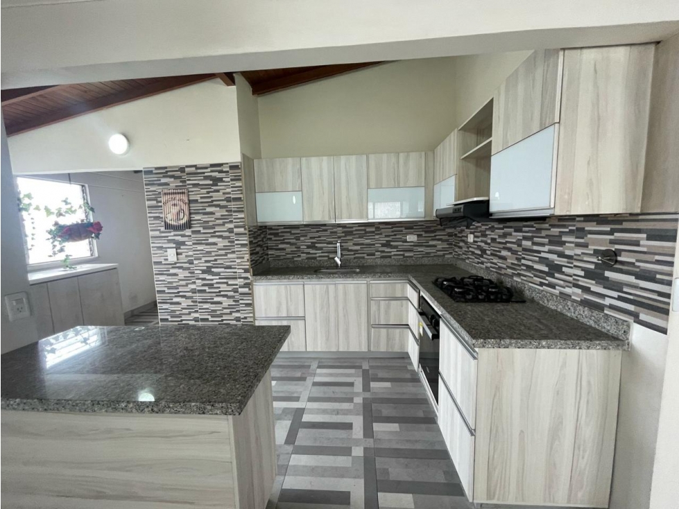 Apartamento en venta en El Poblado, Medellín 3
