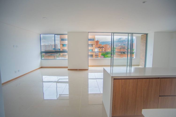 Apartamento de 3 alcobas en venta en Portal Norte, Envigado, 154 m² · foto 2 de 14