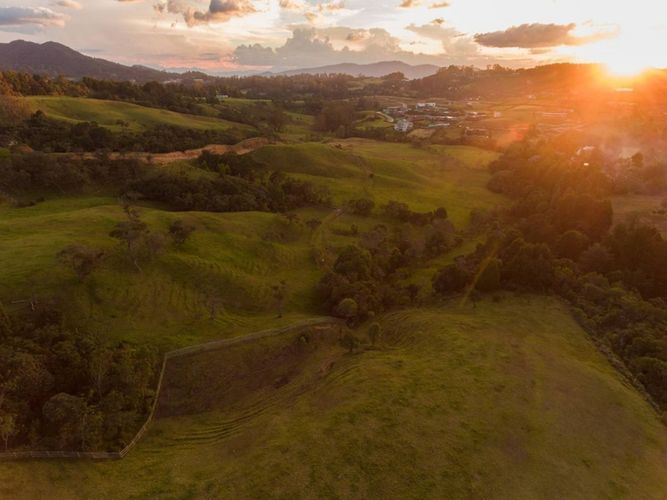 Lote en venta en Las Palmas, Envigado, 2283 m² · foto 2 de 5