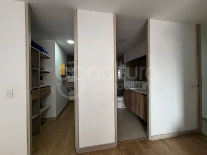 Apartamento de 3 alcobas en venta en Ciudad Del Río, Medellín, 96 m² · foto 10 de 12