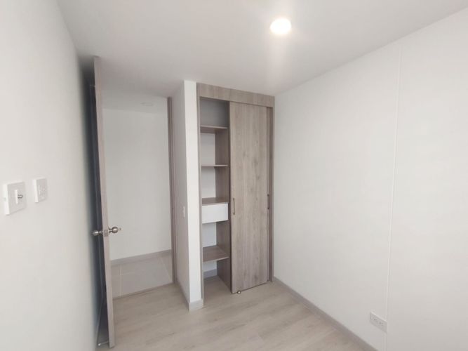 Apartamento de 3 alcobas en arriendo en El Poblado, Medellín, 86 m² · foto 8 de 14