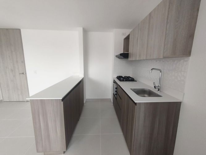 Apartamento de 3 alcobas en arriendo en El Poblado, Medellín, 86 m² · foto 4 de 14