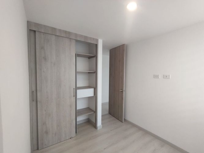 Apartamento de 3 alcobas en arriendo en El Poblado, Medellín, 86 m² · foto 5 de 14