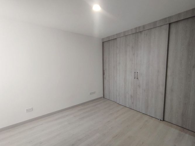 Apartamento de 3 alcobas en arriendo en El Poblado, Medellín, 86 m² · foto 9 de 14