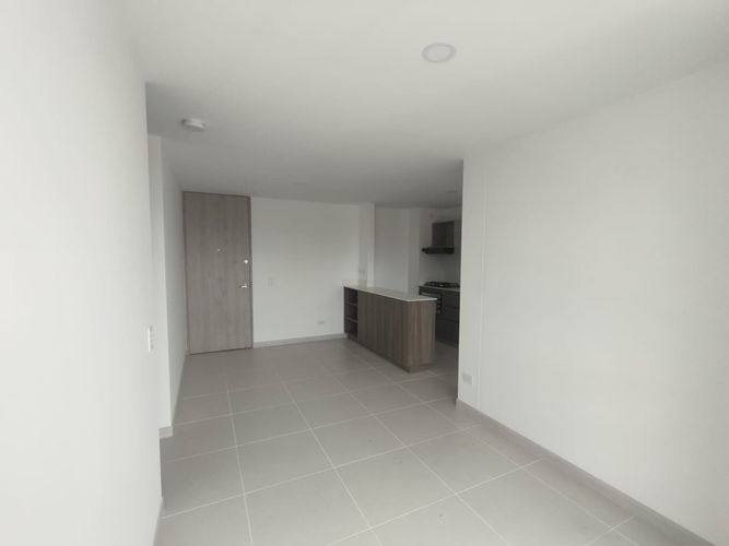 Apartamento de 3 alcobas en arriendo en El Poblado, Medellín, 86 m² · foto 12 de 14