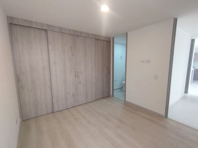 Apartamento de 3 alcobas en arriendo en El Poblado, Medellín, 86 m² · foto 6 de 14