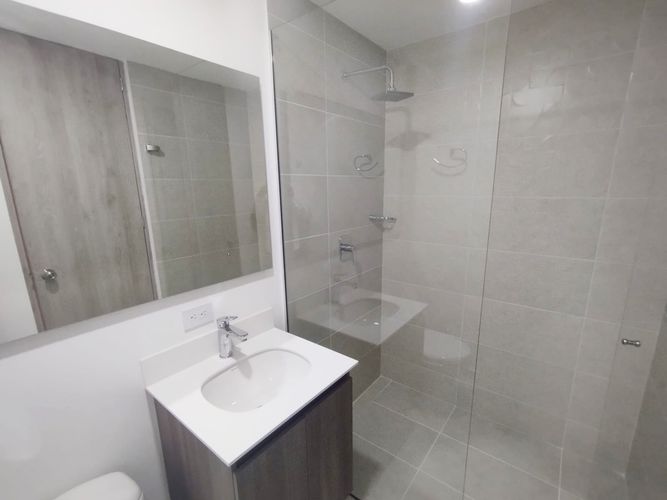 Apartamento de 3 alcobas en arriendo en El Poblado, Medellín, 86 m² · foto 11 de 14