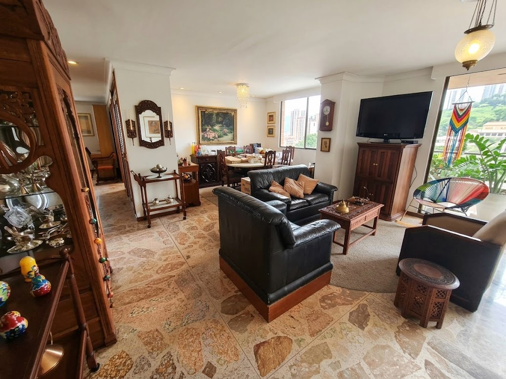 Apartamento en venta en El Poblado, Medellín 2