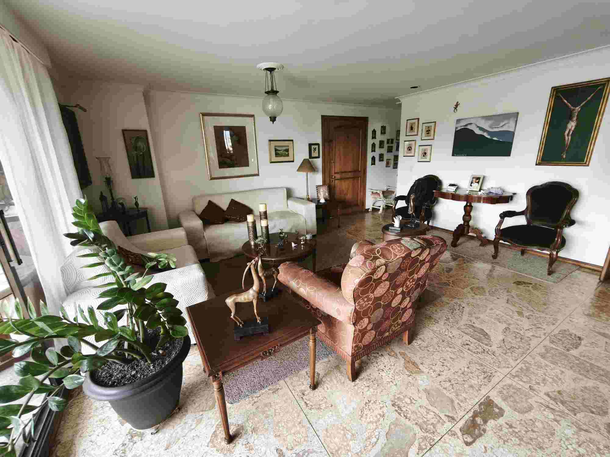 Apartamento en venta en El Poblado, Medellín 5