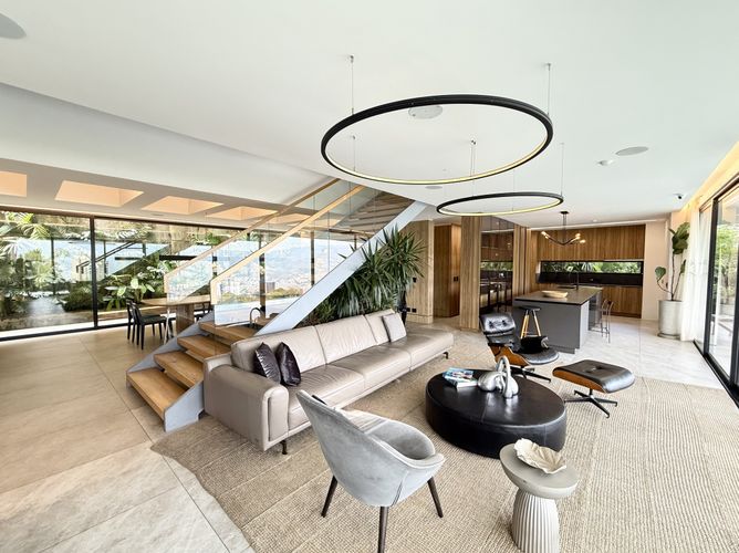 Casa de 4 alcobas en venta en El Poblado, Medellín, 1200 m² · foto 4 de 20