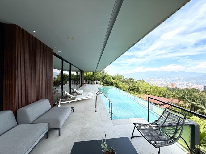 Casa de 4 alcobas en venta en El Poblado, Medellín, 1200 m² · foto 19 de 20