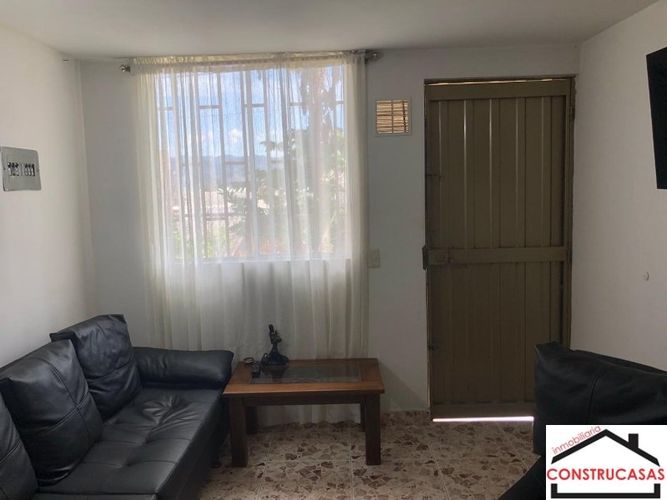 Casa de 3 alcobas en venta en Aures No.2, Medellín, 80 m² · foto 4 de 17