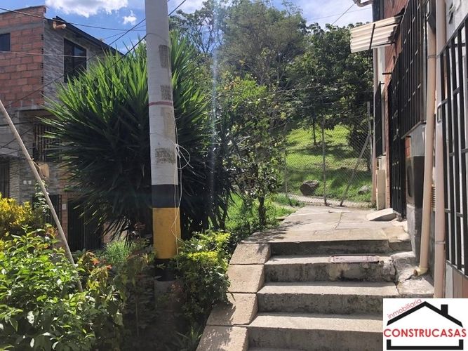 Casa de 3 alcobas en venta en Aures No.2, Medellín, 80 m² · foto 5 de 17