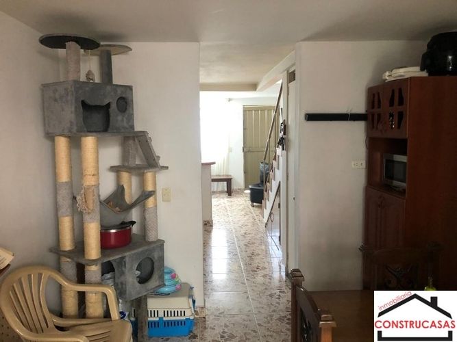 Casa de 3 alcobas en venta en Aures No.2, Medellín, 80 m² · foto 9 de 17